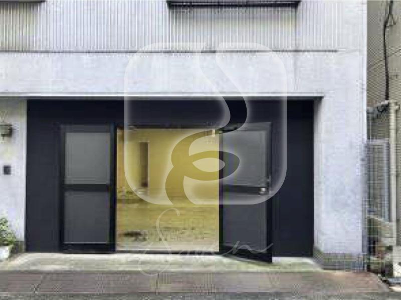 西大橋駅徒歩約1分の駅近！/スケルトン/1階路面店舗//BS250