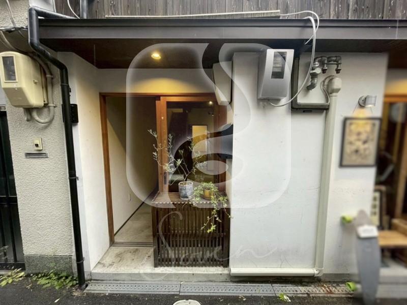 天神橋筋六丁目駅徒歩約2分!/スケルトン/1階路面店舗+2階//BU201